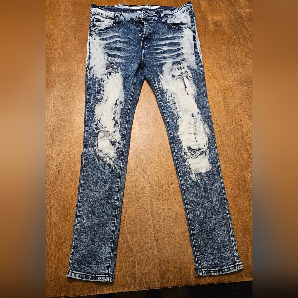 Trendy Distressed Skinny Jeans in Blue